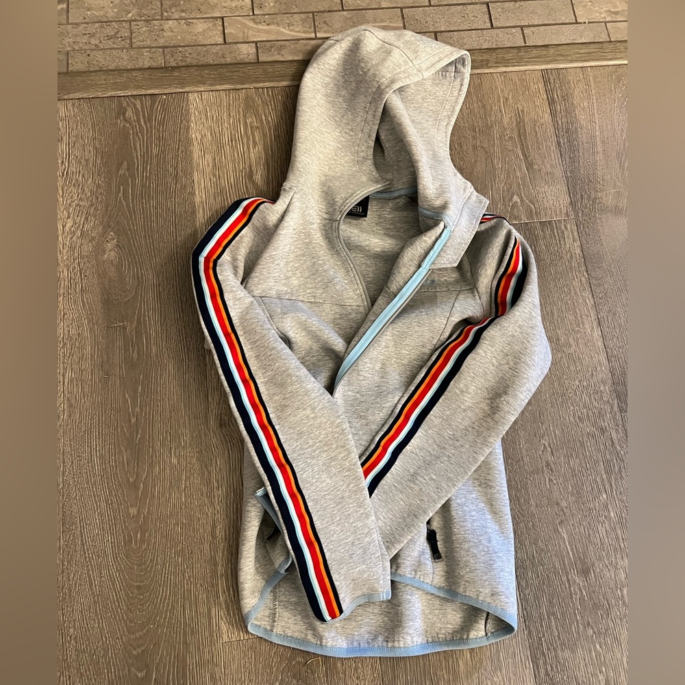 Like new State of Elevenate sweatshirt. Retailed for over $100.
